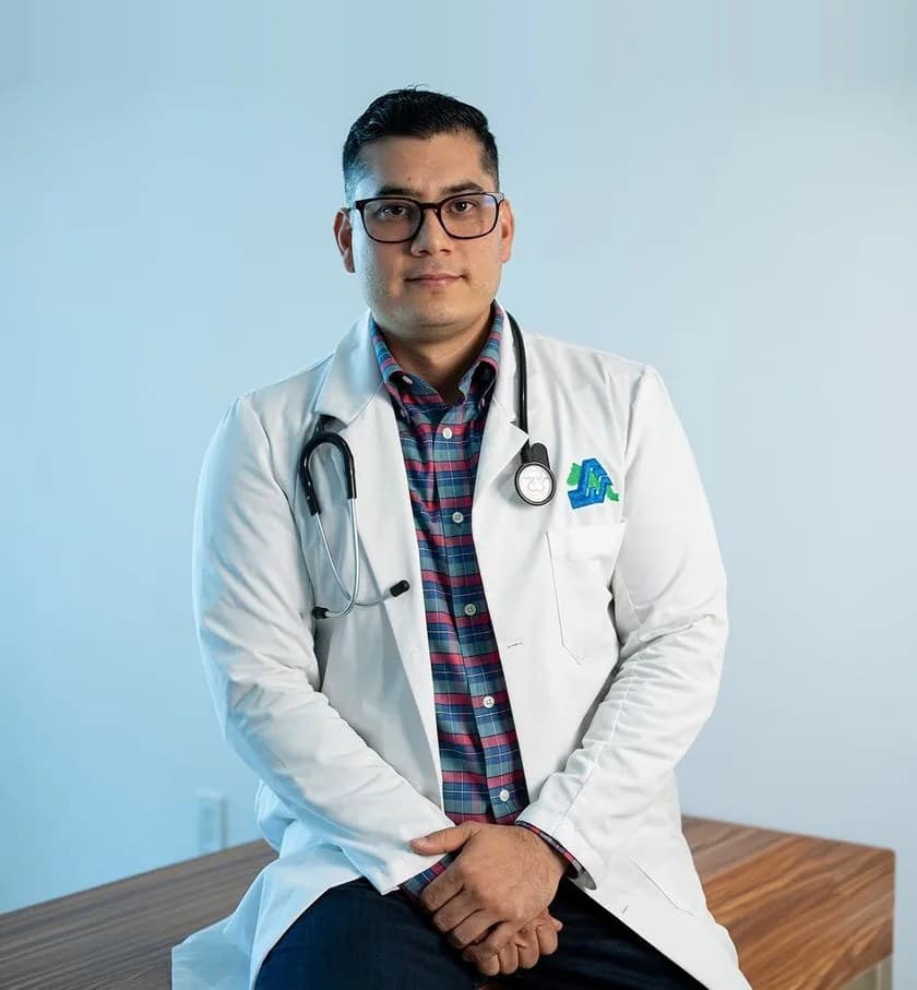 Dr. Gerardo Alberto Paredes Meza, médico especialista en Nefrología en Los Mochis